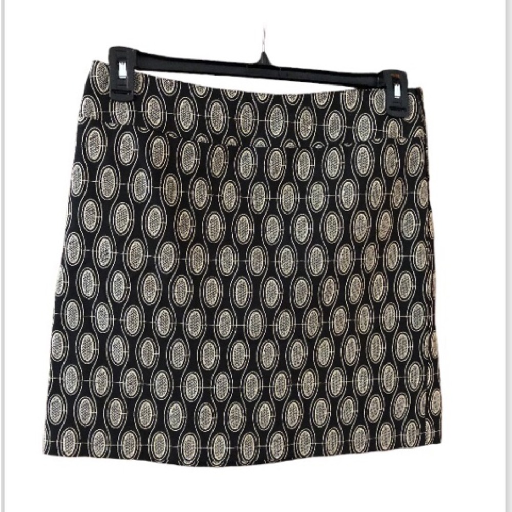 NWOT LOFT embroidered skirt, Black and White, side zipper, 18”, Cotton, 6